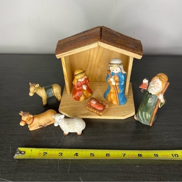 Vintage Home For The Holidays Wood Crèche & Porcelain Nativity Set, Complete - Picture 10 of 12